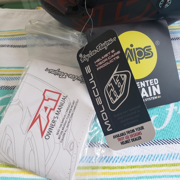 Troy Lee Designs A1 MIPS Bike Helmet - Picture 5 of 9